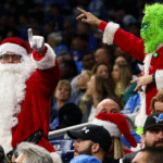 fan-costumes-christmas-nfl-game