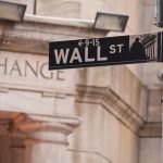 24_05_08-wall-street-street-sign-_gettyimages-462756183-1200×800-5b2df79